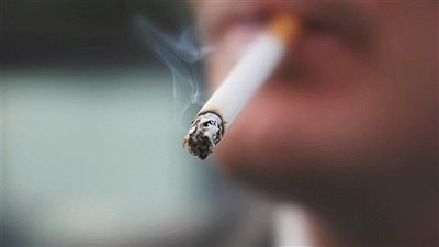 بدأت بشرب مسيحي سجارة في الصيام.. الحقيقة الكاملة لـ