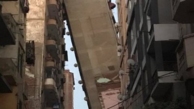 بث مباشر.. إزالة العمارة المائلة بالأزاريطة في الإسكندرية 