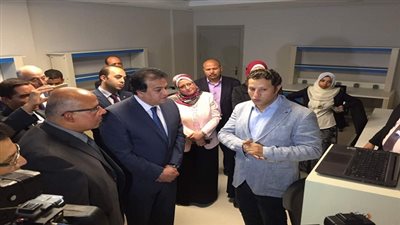 وزير التعليم العالي والبحث العلمي يتفقد مدينة العلوم للبحوث الإلكترونية 