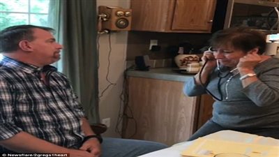 بالفيديو والصور.. أم تسمع دقات قلب ابنها المتوفى في صدر رجل آخر