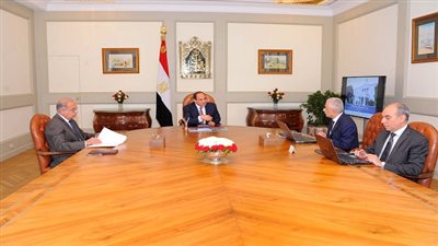 السيسي يعقد اجتماعاً مع رئيس الوزراء ووزير التربية والتعليم
