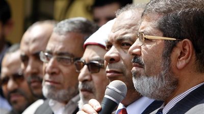 مفاجأة| مرشد الإخوان أوقع 