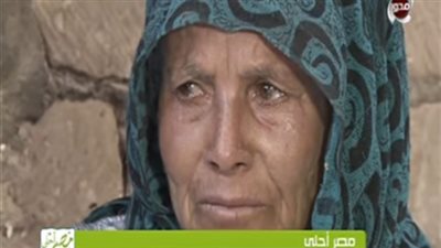 سيدة تعمل في الزبالة: 