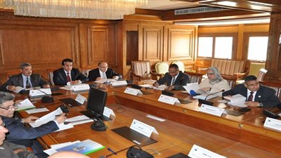 عبد الغفار.. يطالب بتحديد الأفكار البحثية القابلة للتنفيذ والتسويق