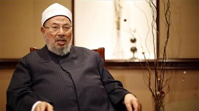 رابطة العالم الإسلامي تنهي عضوية القرضاوي بمجمع الفقه