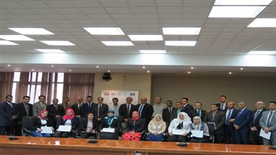 المالية.. تكرم بعض كوادر الوزارة لاجتيازهم برنامج تأهيل المراجع الداخلى بالحكومة