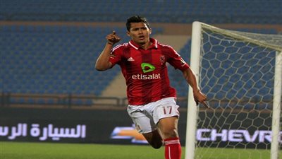 عمرو جمال يقود هجوم الأهلي أمام القطن الكاميروني