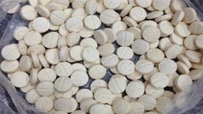 سقوط مسن بحوزته 1295 قرصا مخدرا قبل ترويجها في المنيا