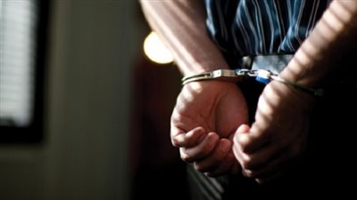 القبض على تاجر موبيليا أثناء التنقيب عن الأثار داخل عقار ملكه بالدرب الأحمر