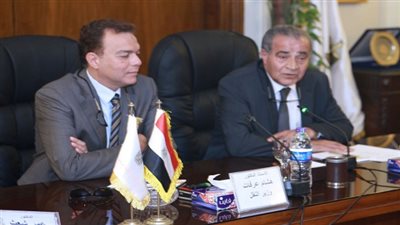 وزيرا النقل والتموين يبحثان تدعيم وتنشيط عمليات نقل السلع التموينية عبر السكك الحديدية والنقل النهري