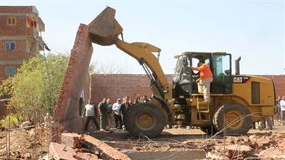 حملة لإزالة التعديات على أراضي الري بالأقصر