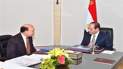 الرئيس السيسي يجتمع بالفريق مهاب مميش