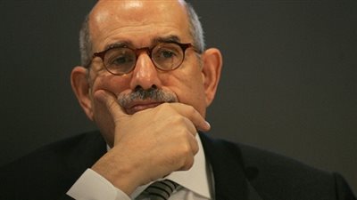 إعلامي شهير يعيد 