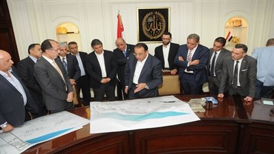 مدبولي يعقد اجتماعاً مع شركات المقاولات لبدء تنفيذ أبراج 