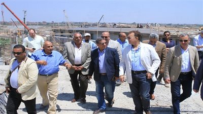 عرفات: ضرورة الاستمرار في تجارب التحميل على جسر الطريق والكباري