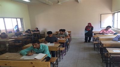 الجيوشى يتابع لجان امتحان  الدور الثانى للدبلومات الفنية بالقاهرة