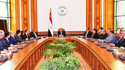 بالصور.. السيسي يجتمع مع المرشحين للعمل كسفراء لمصر في الخارج