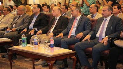 وزيرا الاسكان والتنمية المحلية ومحافظ القاهرة يضعون حجر اساس سوق التونسي الجديد