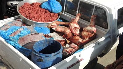 ضبط مصنع بدون ترخيص لتجهيز اللحوم المفرومة ومصنعات اللحوم الغير صالحة للأستهلاك الادمي بالجيزة