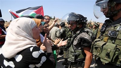 الاحتلال يجبر الأهالي في القدس على إخلاء منازلهم لصالح مستوطنين