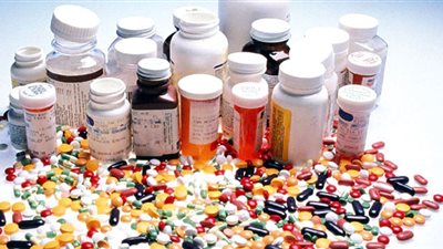 أزمة بين الصيادلة والصحة.. والدواء منتهي الصلاحية كلمة السر.. الوزارة:الجشع هو السبب.. والصيادلة: 