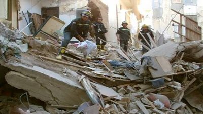 الحماية المدينة تواصل البحث عن مفقودين تحت أنقاض المنزل بالمنصورة