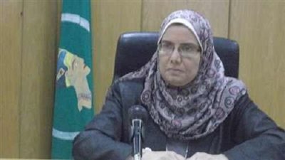 أمنية رجب.. زيارة مفاجئة للمركز الطبي بسمالوط