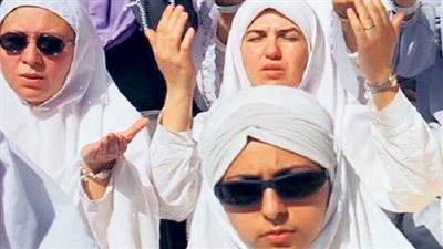 فتوى حول وجود محرم مع المرأة في الحج.. ماذا قالت؟