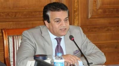 وزير التعليم العالى يجدد تعيين عدد من القيادات الإدارية بجامعة أسيوط