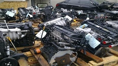 ضبط كميات كبيرة من قطع غيار وزيوت السيارت 