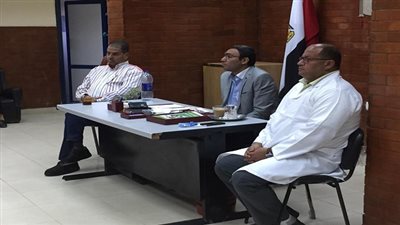بالصور.. وكيل الصحة بالسويس يعقد عدد من الاجتماعات مع اطباء المحافظة