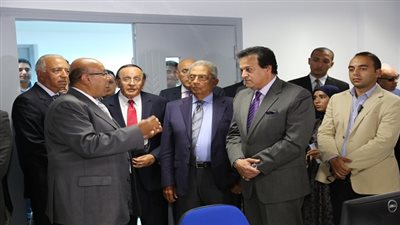 وزير التعليم العالي يفتتح أول مركز للتحكم الصناعي بجامعة النيل