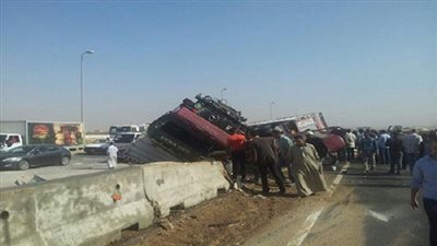 الصحة: وفاة 3مواطنين وإصابة 24 آخرين في حادث سير بالسويس