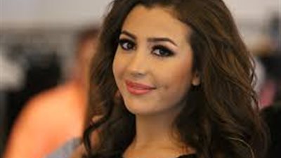 جنات تتزوج من محامي مصري شهير 