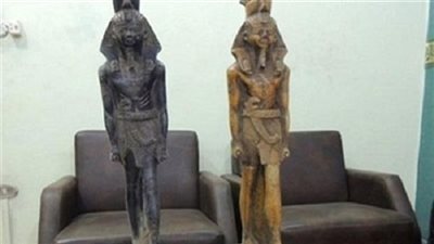 ضبط عامل بحوزته تمثالين أثريين في أسوان