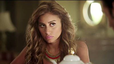 شاهد| دينا الشربيني ترقص على 