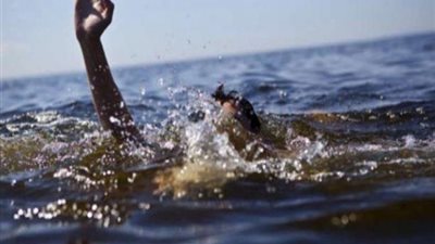 مصرع طفلين غرقا وإصابة 22 إثر انقلاب مينى باص فى ترعة بالبدرشين