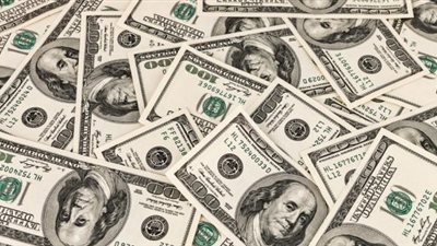 الدولار يسجل 17.60 جنيها بختام تعاملات اليوم