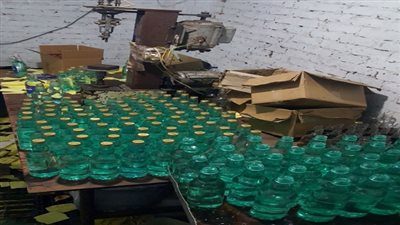 بالصور.. ضبط 2 مليون زجاجة خمور 