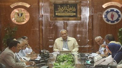 محافظ السويس يعقد اجتماعا لمناقشة الأعداد لليوم العالمي للسياحة بالمحافظة