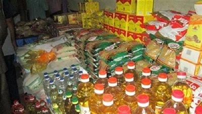 ضبط 2,500  طن سكر و 1,320 عبوة زيت من السلع التموينية قبل بيعها بالسوق السوداء بالجيزة  