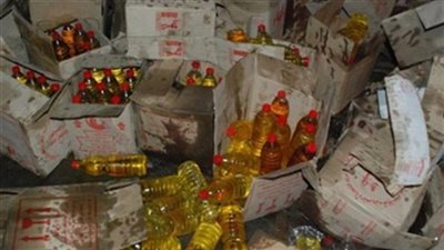 ضبط 2 طن سكر و 1800عبوة زيت من السلع التموينية قبل بيعها بالسوق السوداء بشبرا