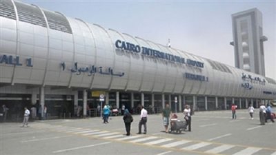 ضبط راكب حاول تهريب 18 جهاز أيفون بمطار القاهرة