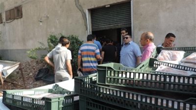 مباحث التموين تضبط مصنع غير مرخص للصناعات الغذائية وكميات كبيرة 