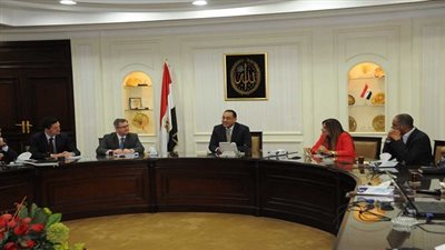 مدبولي يعرض الفرص الاستثمارية بالعاصمة الإدارية والعلمين الجديدة