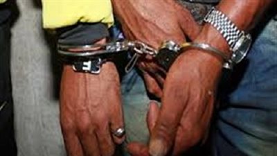 ضبط عاطلين لسرقتهما الحاجز الخرساني بالطريق الإقليمي في القليوبية