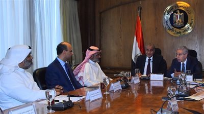 وزيرا التجارة والصناعة والتموين والتجارة الداخلية يبحثان تعزيز إستثمارات مجموعة صافولا السعودية بالسوق المصرى خلال المرحلة المقبلة