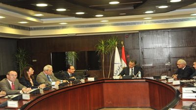 عرفات يلتقي وفد دعم سياسات قطاع النقل البري التابع  للإتحاد الأوربى