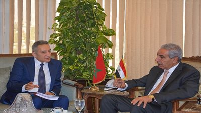 قابيل يبحث مع نظيره المغربى بمراكش تعزيز التعاون المشترك في المجالات التجارية والصناعية