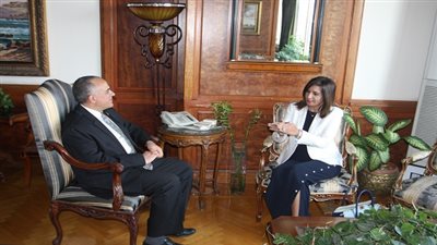 السفيرة نبيلة مكرم عبيد وزيرة الهجرة تلتقي بوزير الري